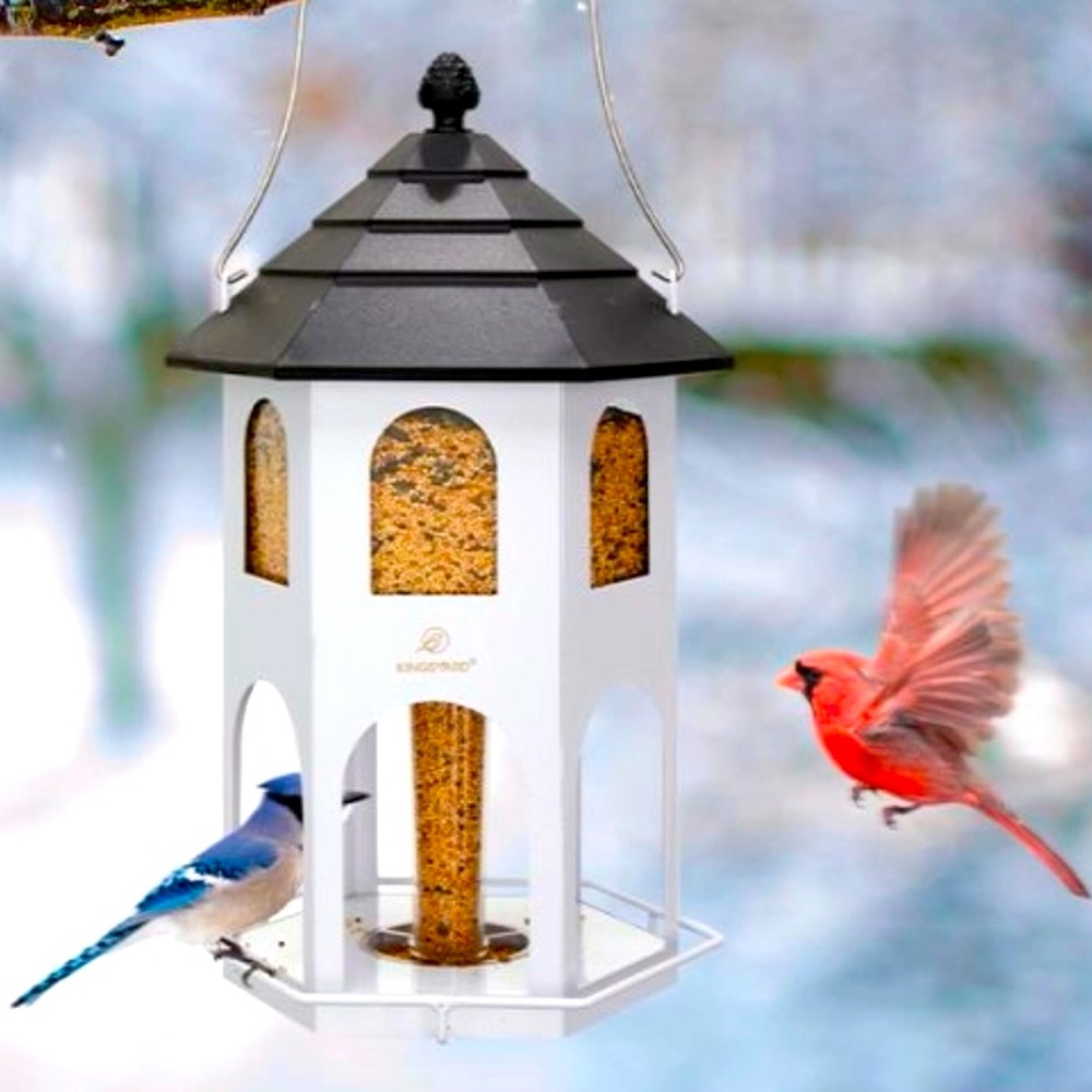 NEW Metal Birdfeeder
